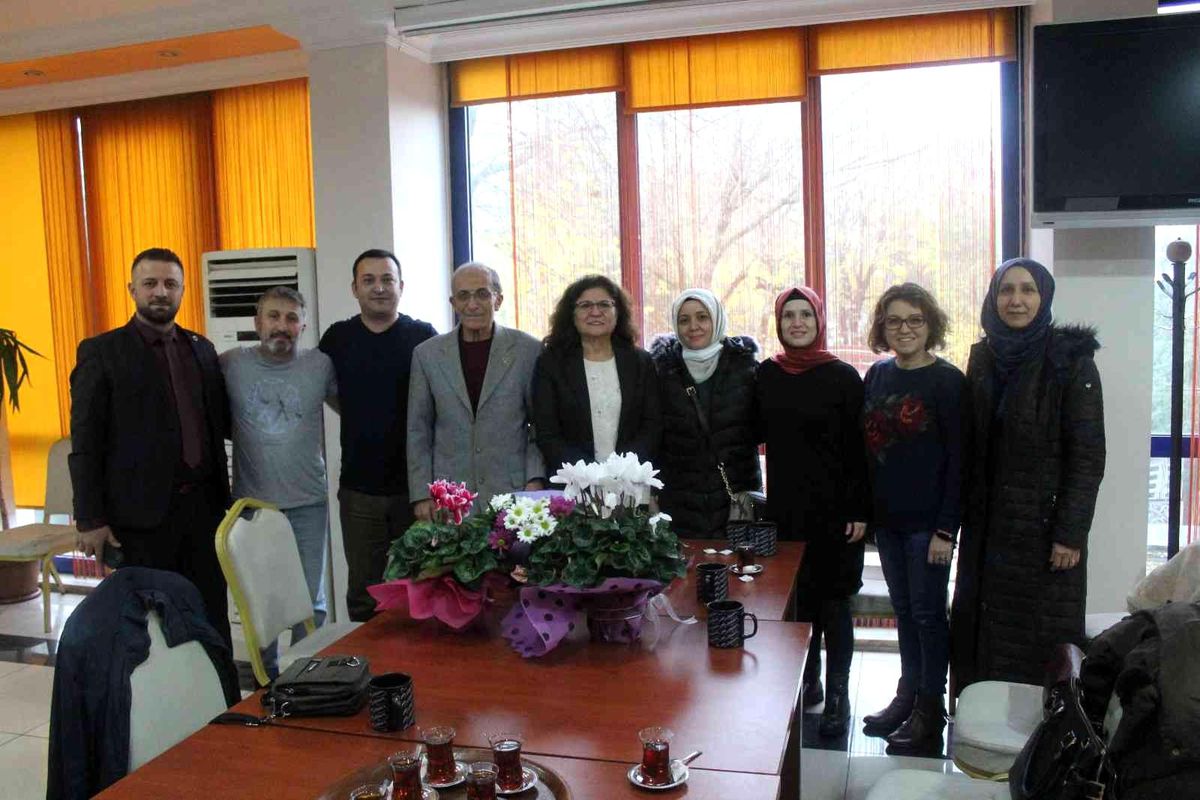 Öğrencileriyle 30 yıl sonra tekrar buluştu