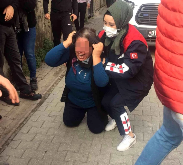 Ölmek isteyen genç yardıma gelen vatandaşın üzerine düşerek kurtuldu