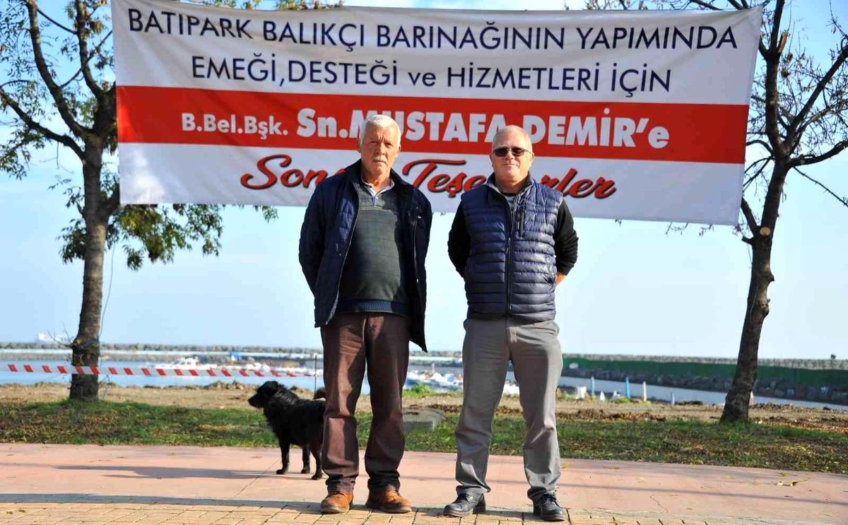 Olta balıkçılarından Başkan Demir\'e pankartlı teşekkür
