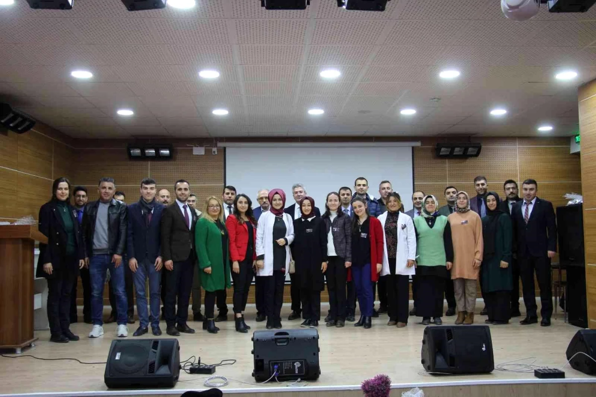 Oltu Mehmet Akif Ersoy İlkokulu\'ndan Öğretmenler Günü\'ne yakışır kutlama