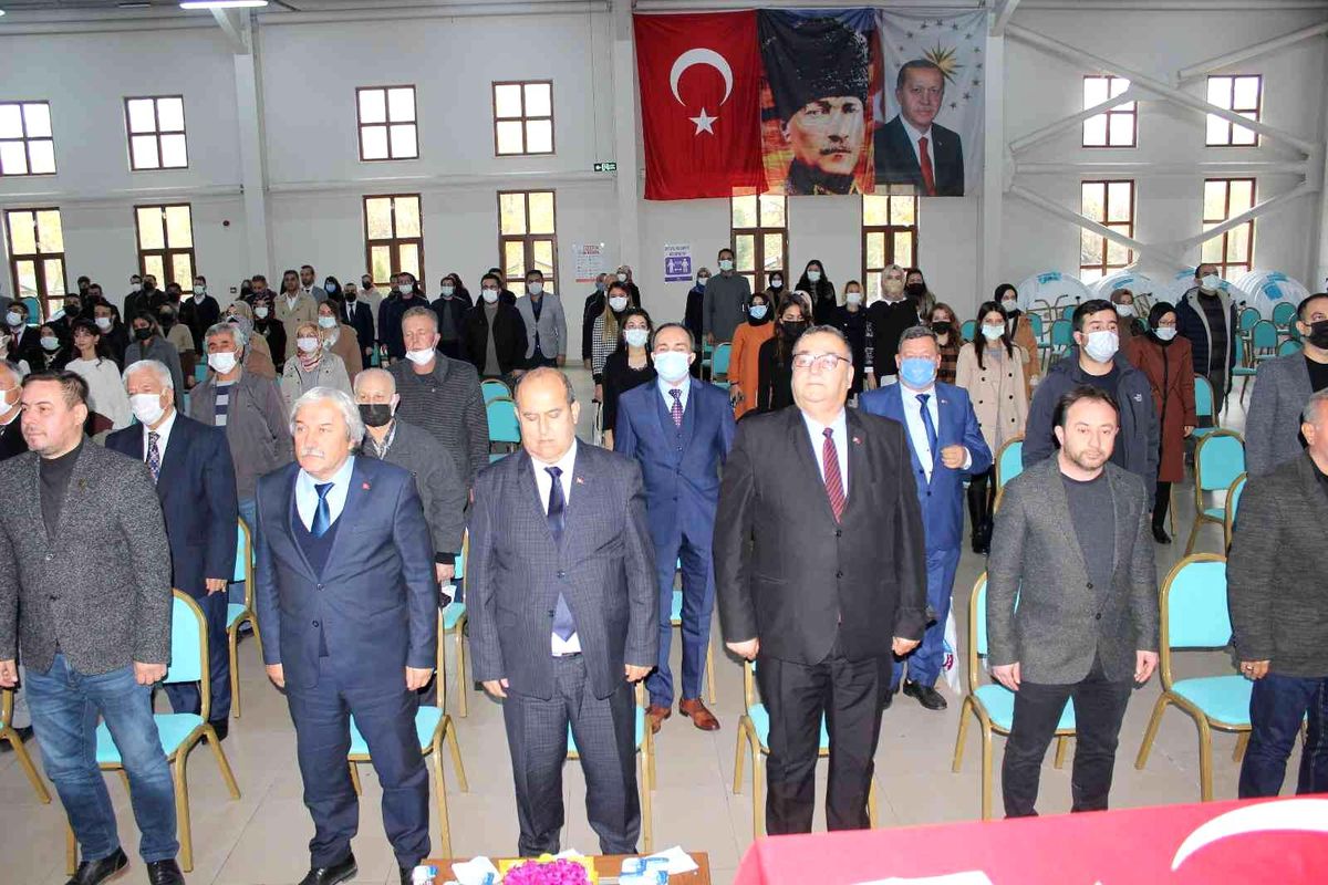 Osmaneli\'de 24 Kasım öğretmenler günü kutlandı