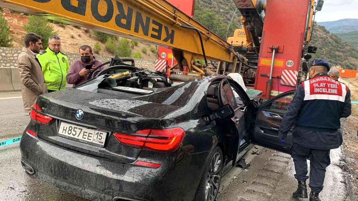 Son dakika! Otomobil tırla çarpıştı: 1 ölü, 1 yaralı