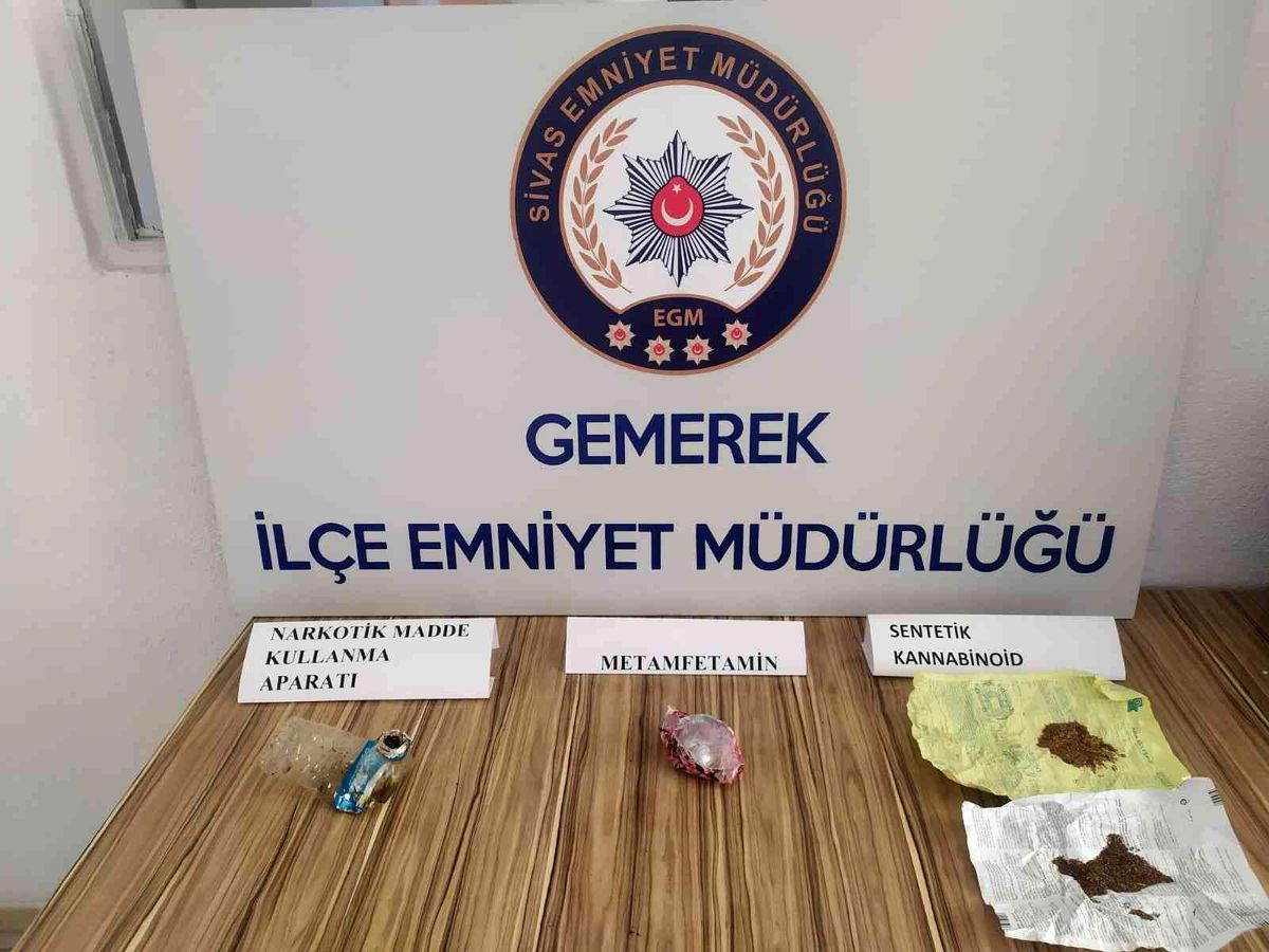 Sivas\'ta 23 parça tarihi eser ele geçirildi