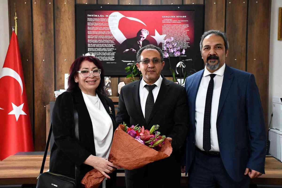 Söke Belediyesi Öğretmenler Günü\'nü unutmadı
