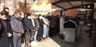 Trafik kazasında hayatını kaybeden çift son yolculuklarına uğurlandı