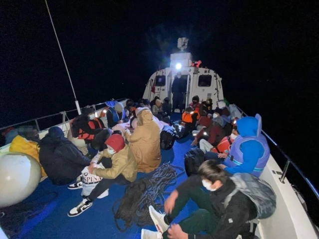 Türk kara sularına geri itilen 274 düzensiz göçmen kurtarıldı