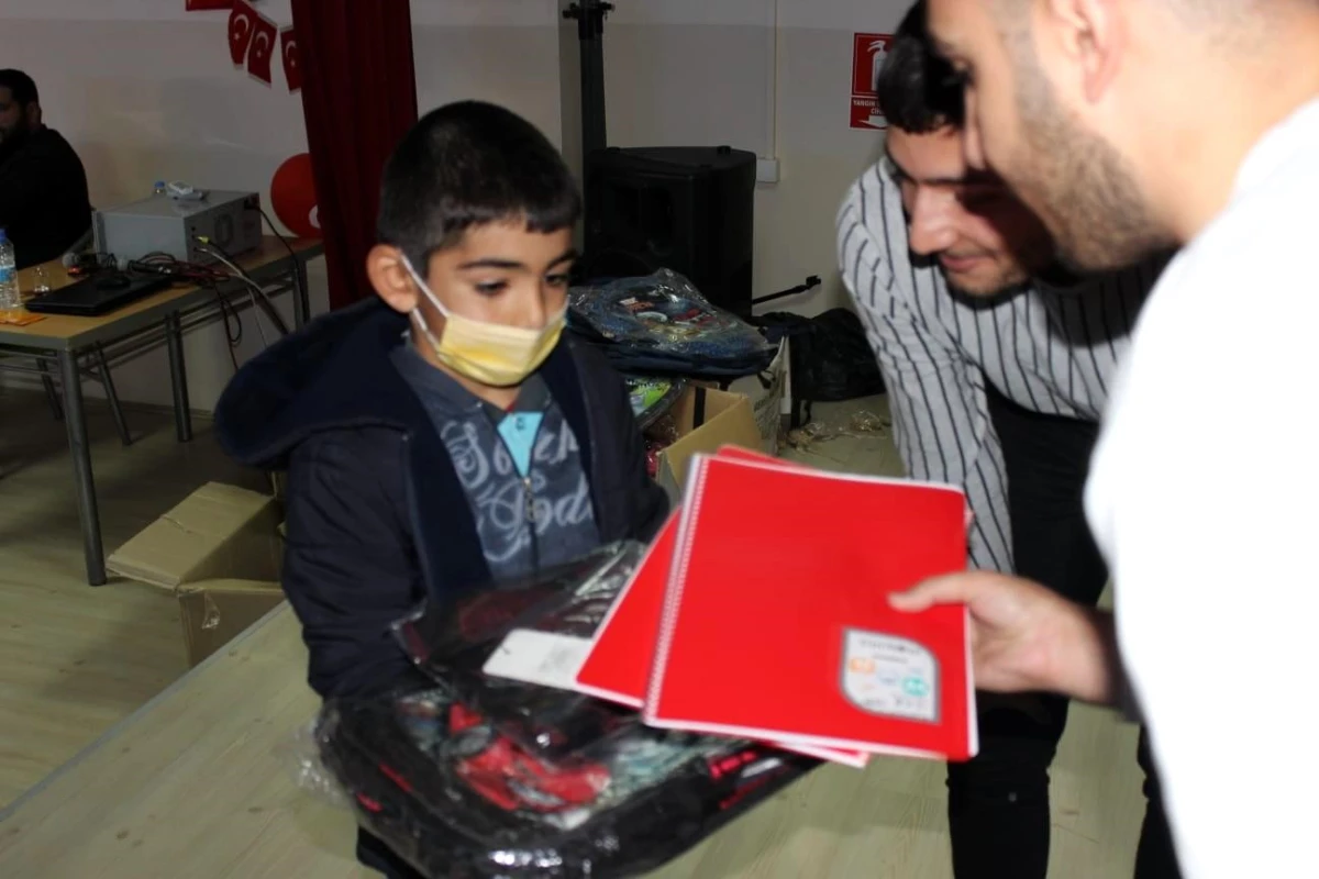 Ülkü Ocaklarından Tunceli\'deki kardeş okullara giysi ve kırtasiye yardımı