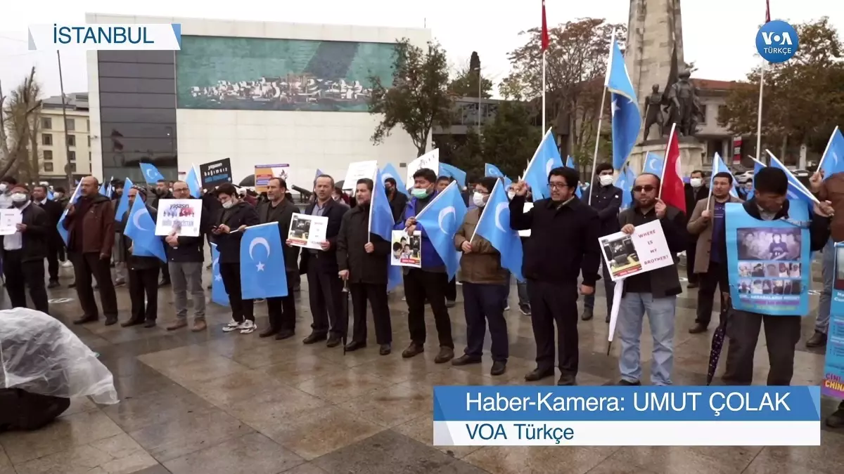 Uygur Tu¨rkleri C¸in\'in Interpol Bas¸kan Adayını Protesto Etti