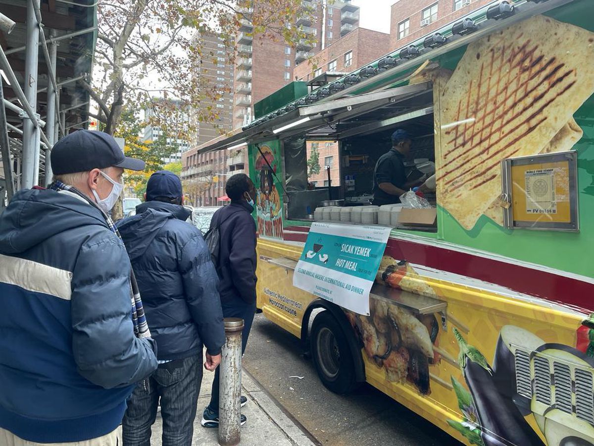 ABD\'deki Türk Hasene Derneği, Şükran Günü\'nde New York\'ta yemek dağıttı