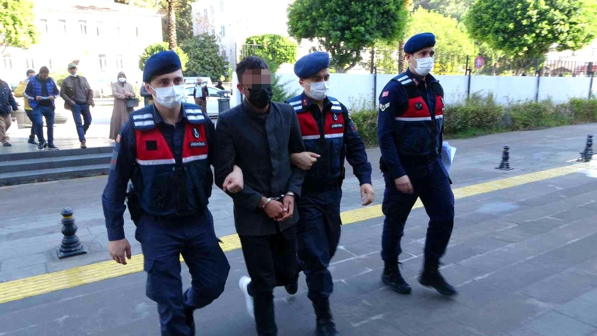 Antik kentte yürüyen turistleri \'Hükümet aleyhine sloganlar atıyorlar\' diye paylaşan şüpheli yakalandı