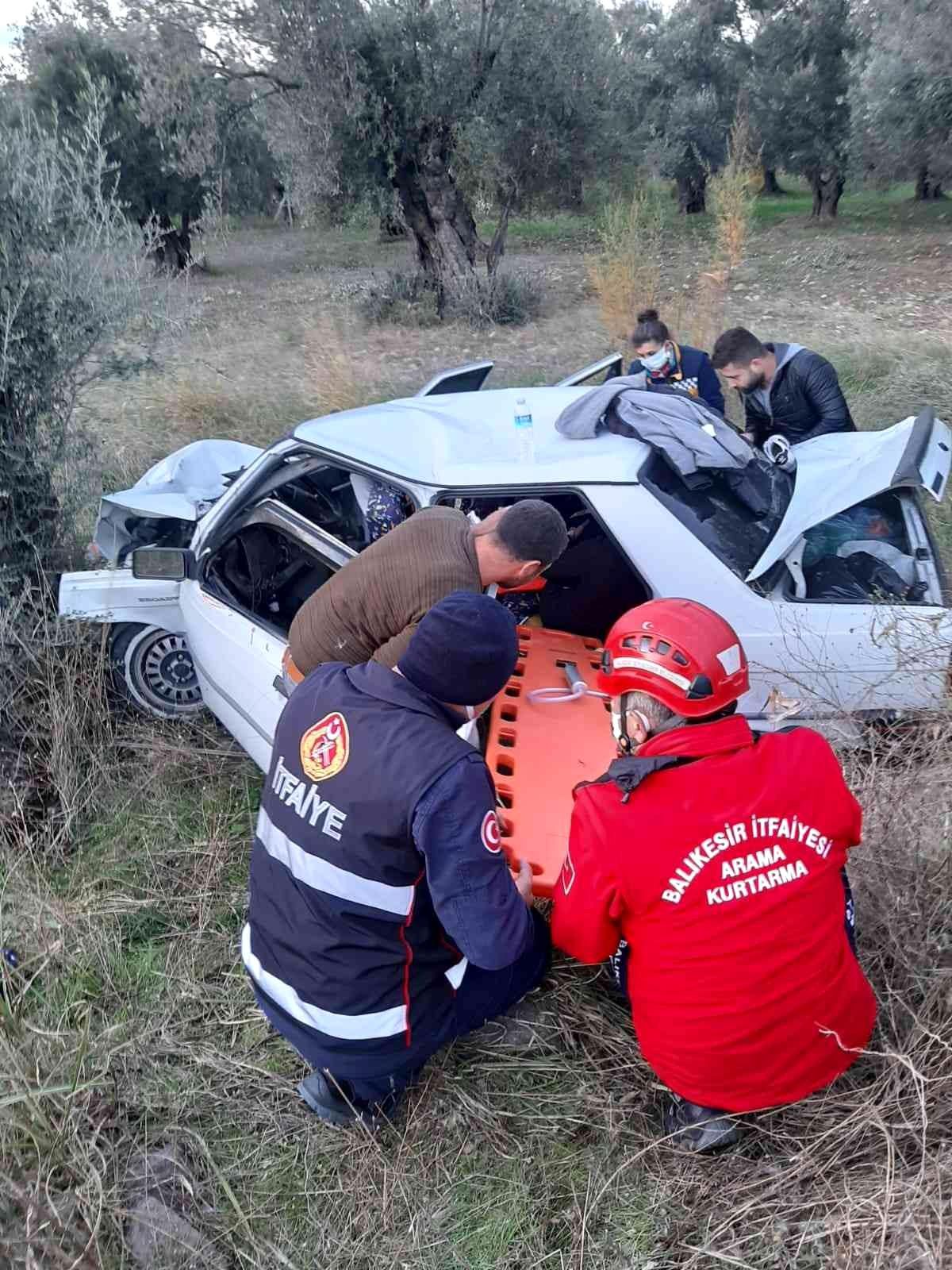 Balıkesir\'de trafik kazası: 3 yaralı