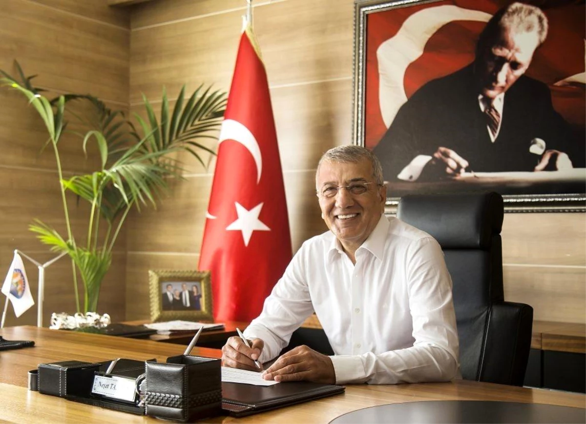 Başkan Tarhan\'dan sanatseverlere müjde: "Devlet Tiyatroları artık Mersin\'de"