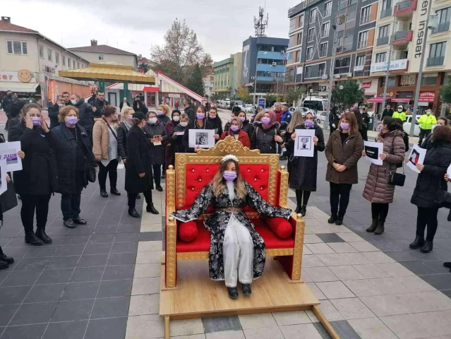 Çan'da kadına şiddete karşı yürüyüş düzenlendi