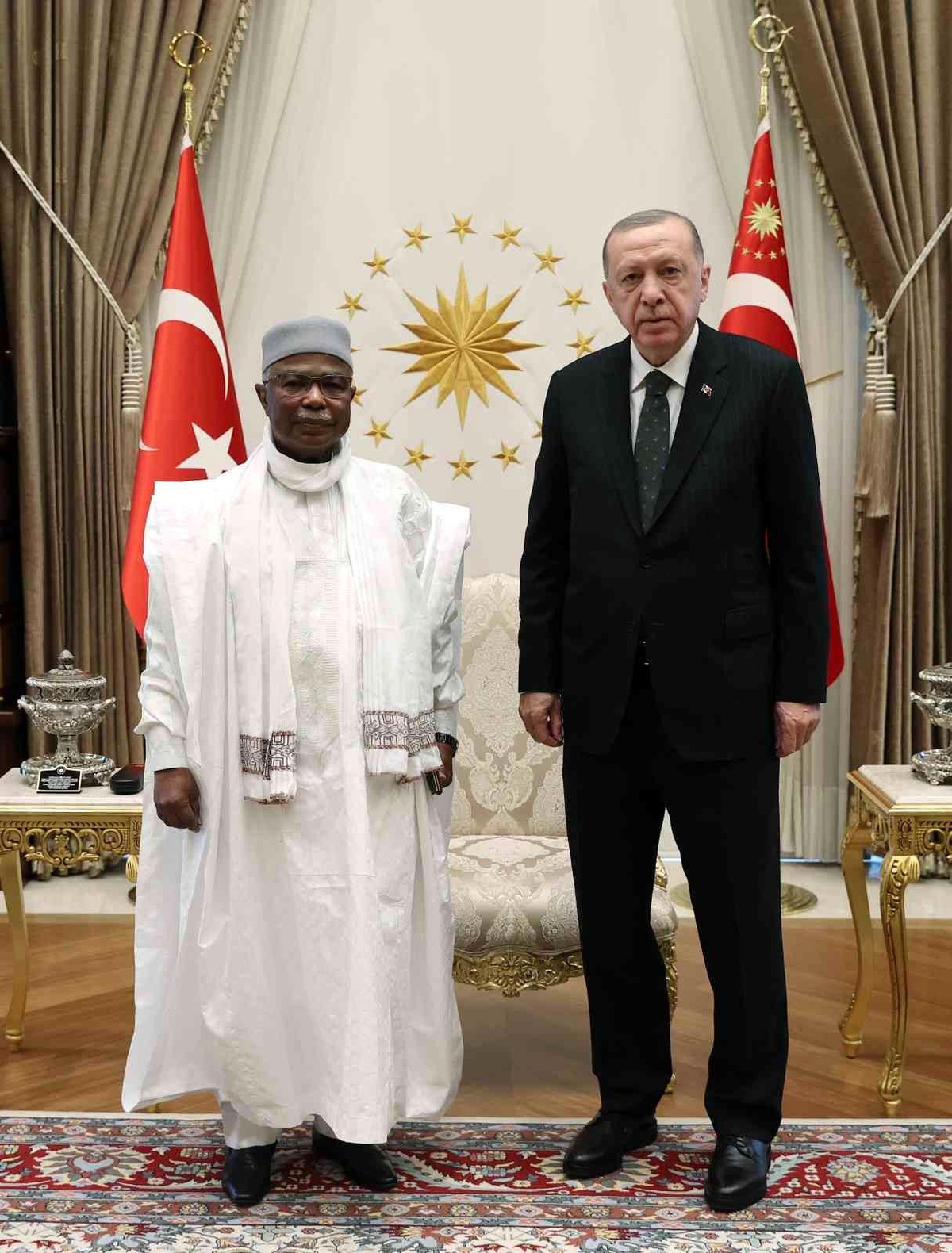 Cumhurbaşkanı Recep Tayyip Erdoğan, İslam İşbirliği Teşkilatı Genel Sekreteri Hissein Brahim Taha\'yı Cumhurbaşkanlığı Külliyesi\'nde kabul etti.