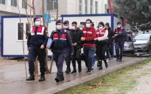 Hırsızlık şebekesine yönelik operasyonda 6 kişi tutuklandı