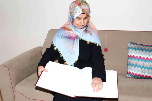 Diyarbakır'da doğuştan görme engelli kadının örnek yaşam çabası ve azmi