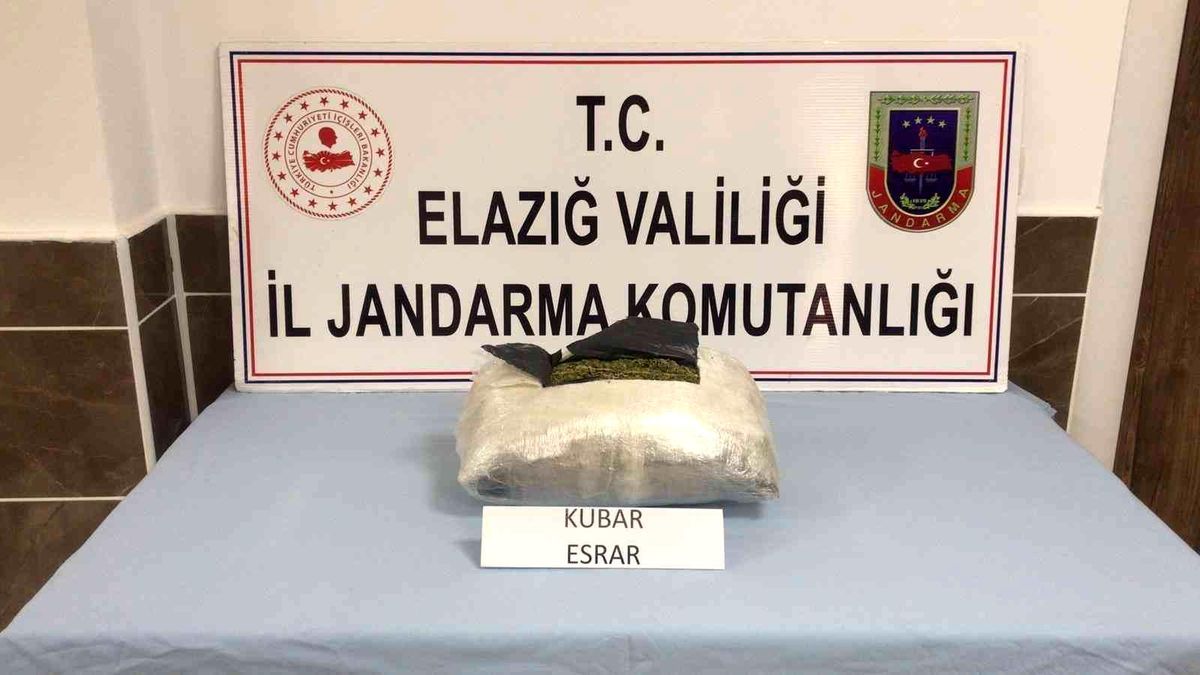 Elazığ\'da streç filme sarılı 2,5 kilo esrar ele geçirildi