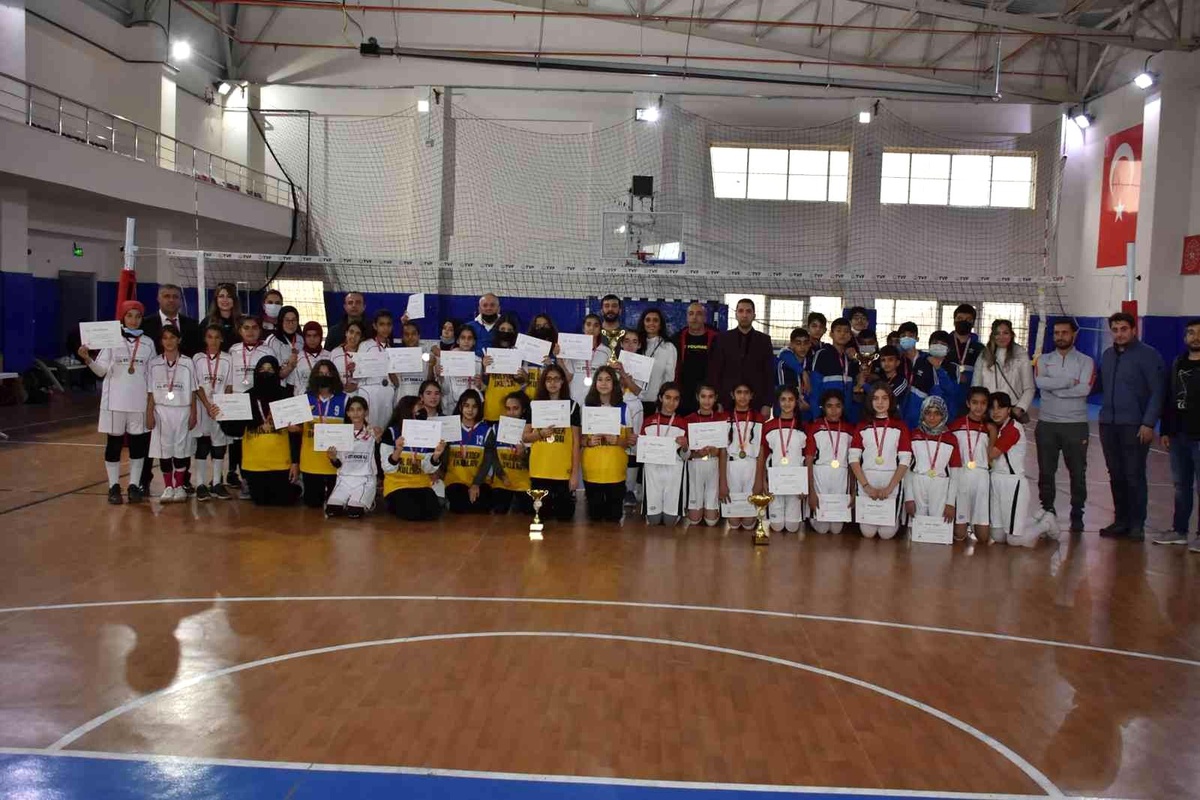 Elazığ\'da voleybol müsabakaları tamamlandı