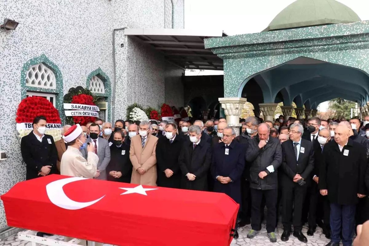 Son dakika haberi | Eski İçişleri Bakanı Hasan Fehmi Güneş, Sakarya\'da son yolculuğuna uğurlandı