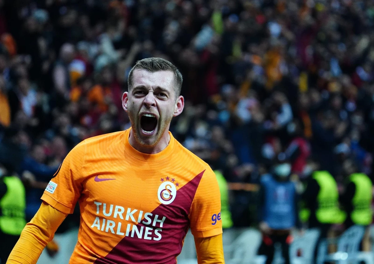 Olimpik Marsilya\'yı 4 golle geçen Galatasaray, gruptan çıkmayı garantiledi