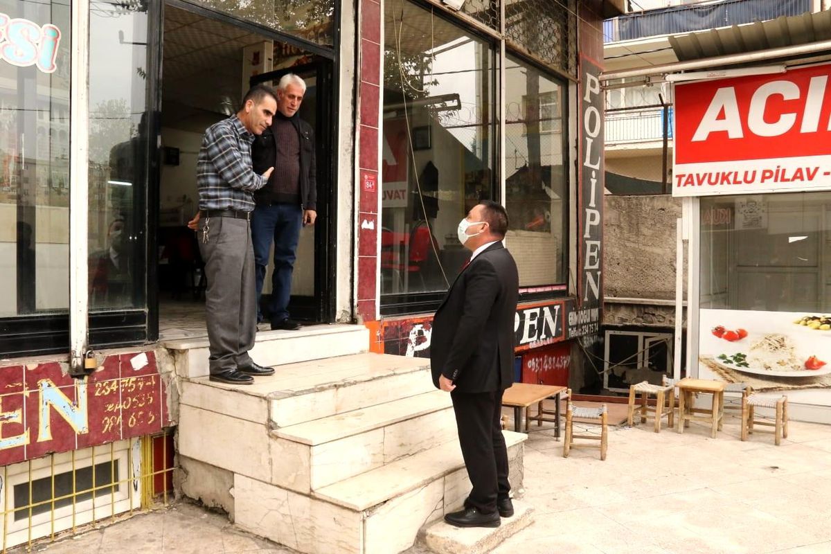 Gençlere nasihat, esnafa pratik hizmet sözü