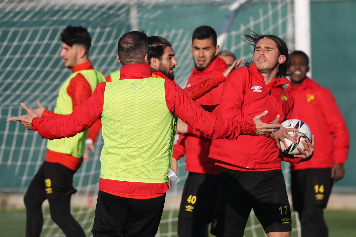 Göztepe, Fenerbahçe maçı hazırlıklarına devam etti