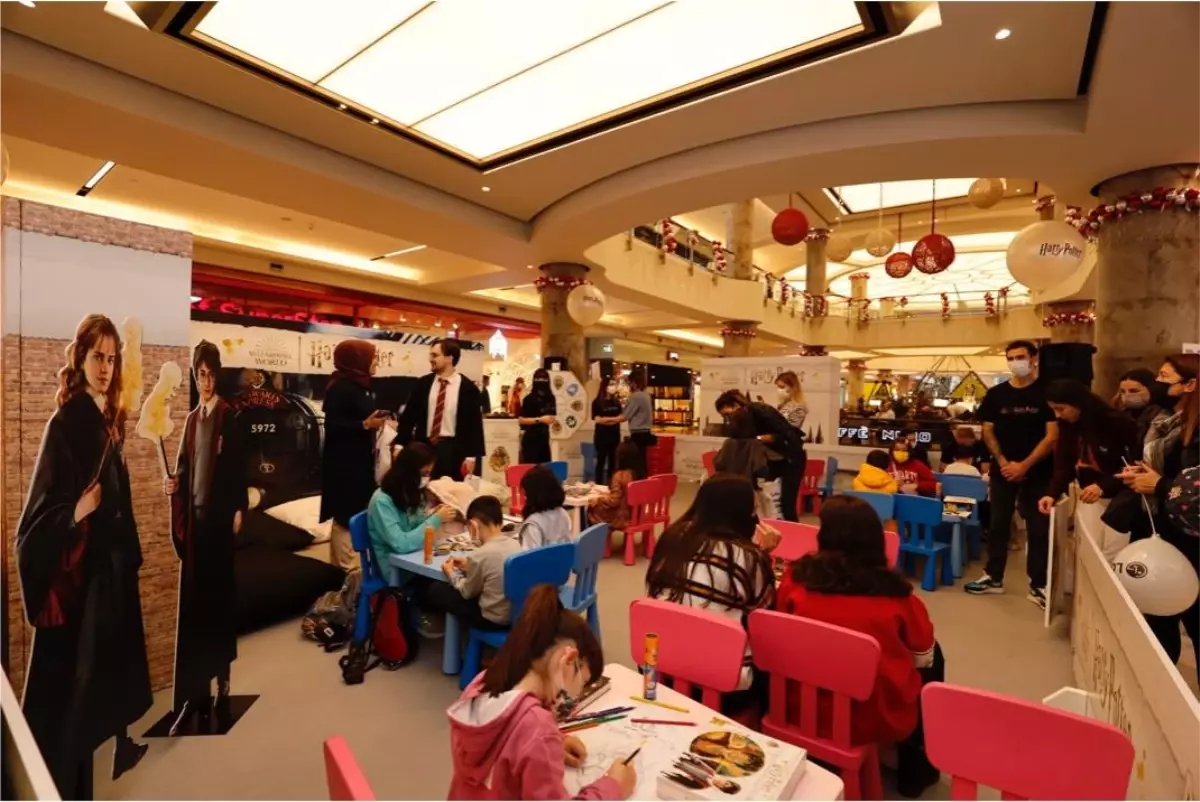 "Harry Potter ve Felsefe Taşı" filminin 20. yılı etkinliklerle kutlandı