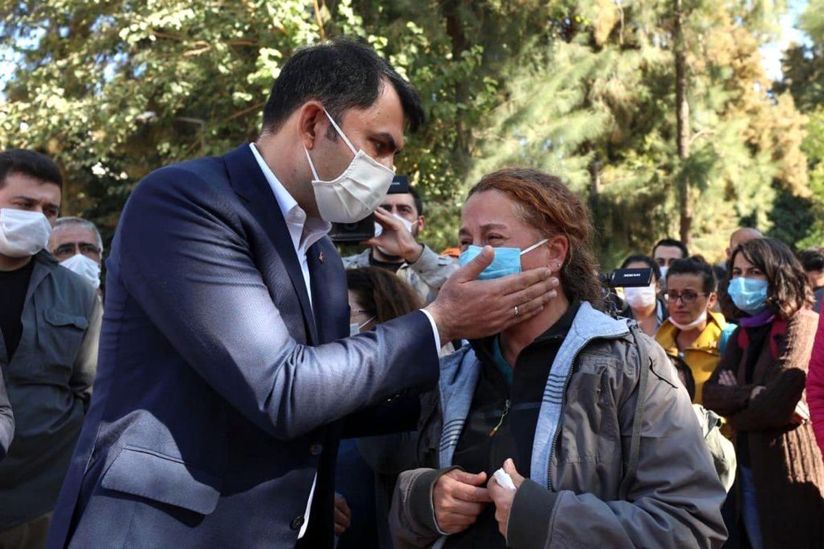 İzmir'de depremin yaraları sarılıyor: Bakan Kurum'dan törene davet