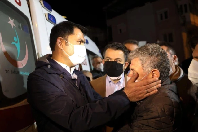 İzmir'de depremin yaraları sarılıyor: Bakan Kurum'dan törene davet