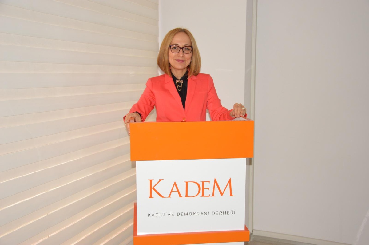 KADEM Manisa Temsilcisi Atman\'dan 25 Kasım mesajı Açıklaması