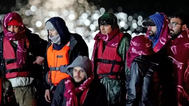 Manş Denizi'nde batan botta hayatını kaybedenler arasında hamile bir kadın ve üç çocuk da var