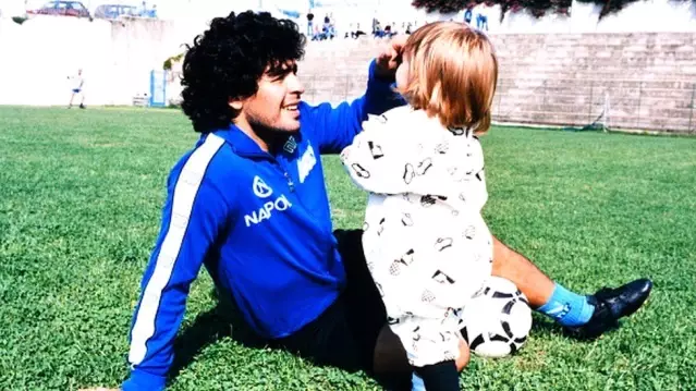 Maradona, Napoli'de ölüm yıldönümünde anıldı: 'Unutulmaz bir efsane'