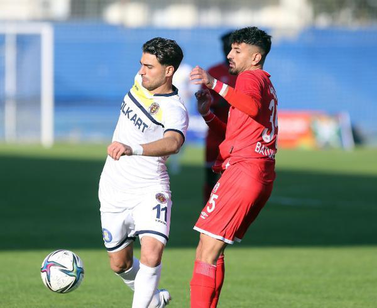 Menemenspor\'da Ahmet Sağat takımı sırtladı