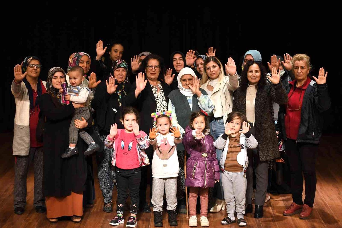 Mersin\'de 5 noktada \'şiddet farkındalık semineri\'