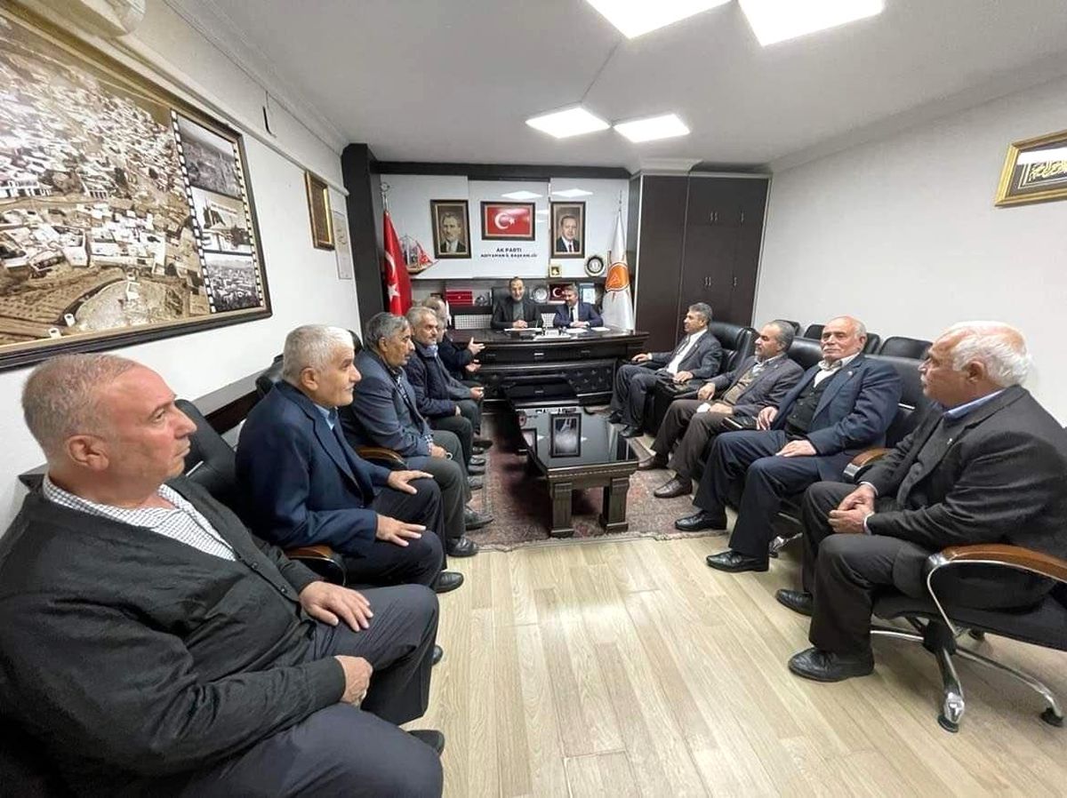 Muhtarlar AK Parti\'nin başkanlarıyla bir araya geldi