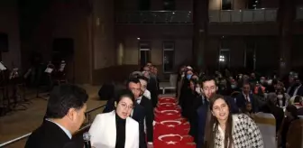 Öğretmen adayları bayrak üzerine yemin ettiler