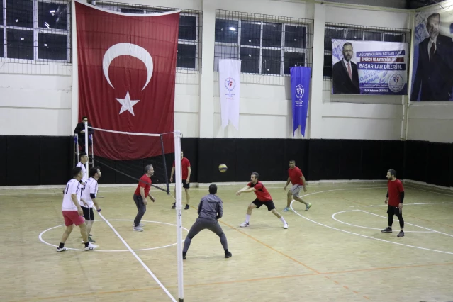 Pozantı'da voleybol turnuvası yapıldı