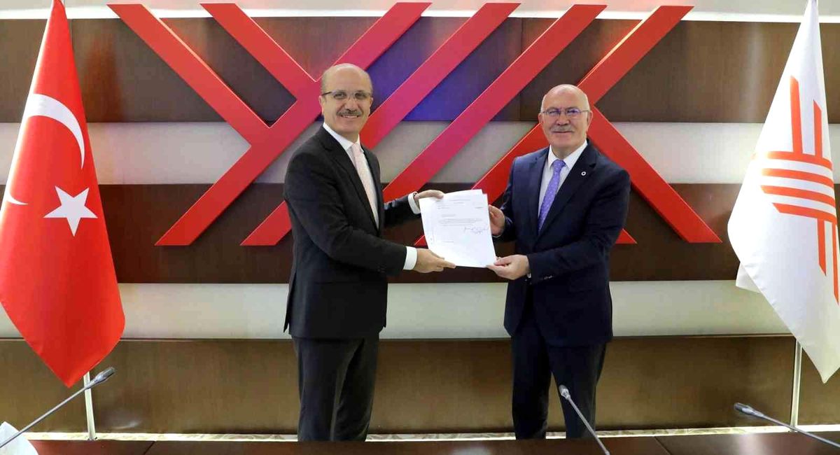 Son dakika haber: Rektör Savaş mazbatasını aldı