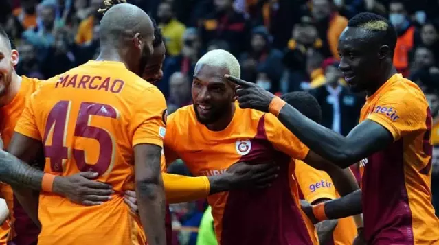 Ryan Babel, Marsilya'ya attığı gole kendisi bile şaşırdı: Torunlarıma anlatacağım Ryan Babel, Marsilya'ya attığı gole kendisi bile şaşırdı: Torunlarıma anlatacağım