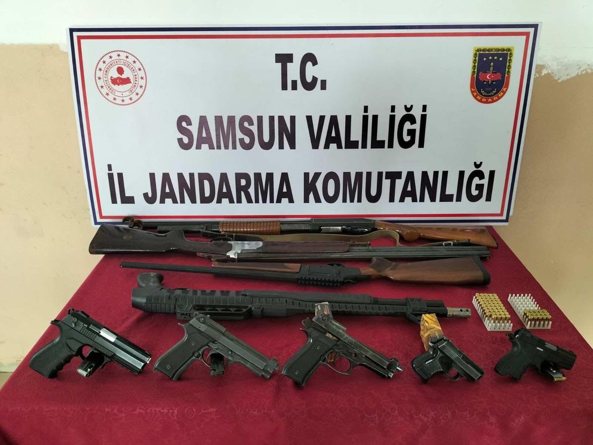Son dakika haberleri | Samsun\'da kaçakçılık operasyonunda 5 zanlı yakalandı
