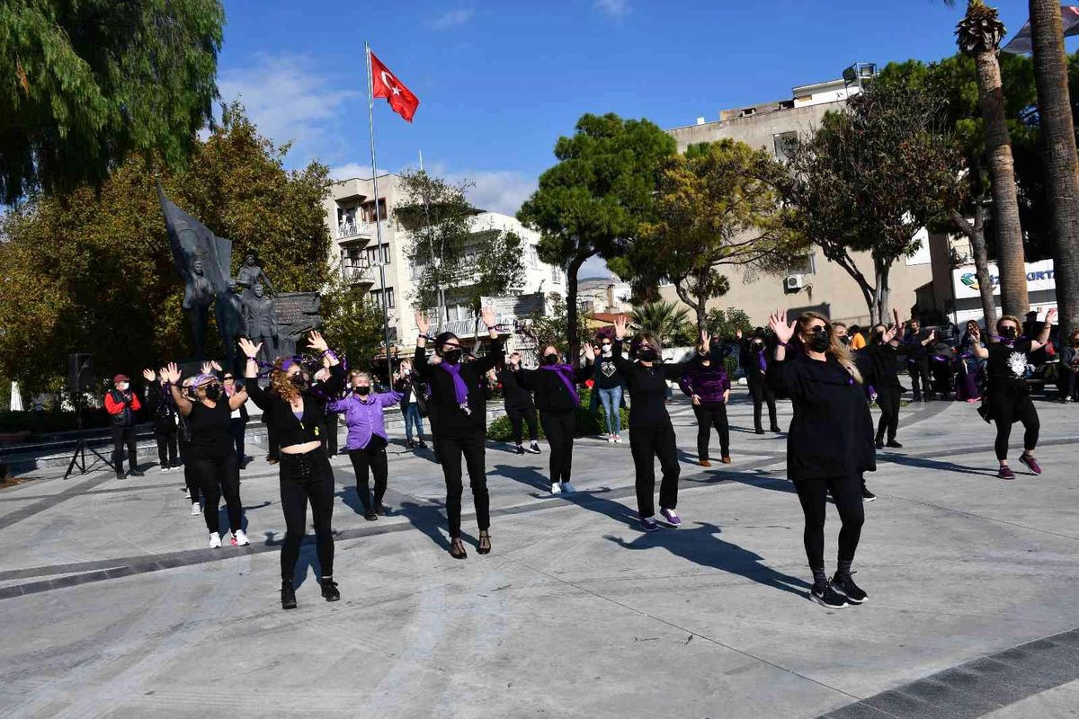Söke Kadın Meclisi dans ederek kadına şiddeti kınadı
