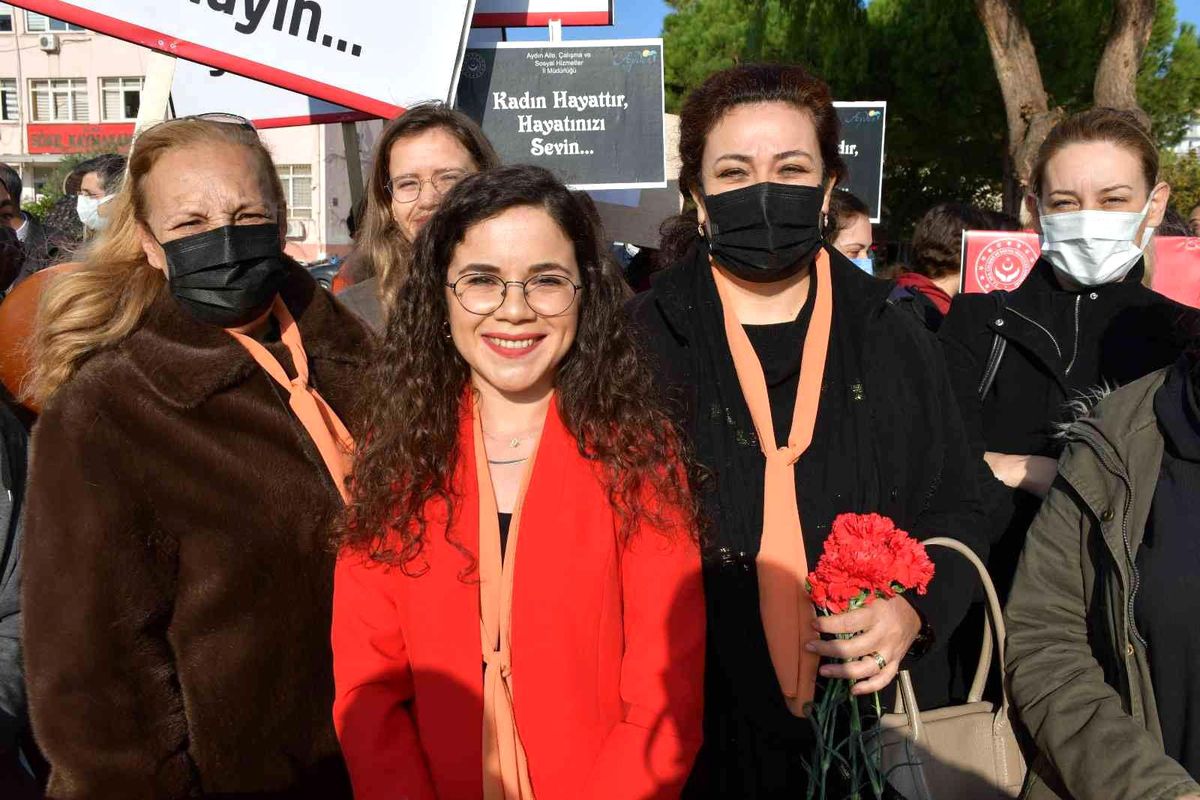 Söke Kadın Sığınma, Danışma ve Dayanışma Derneği\'nden 25 Kasım Açıklaması