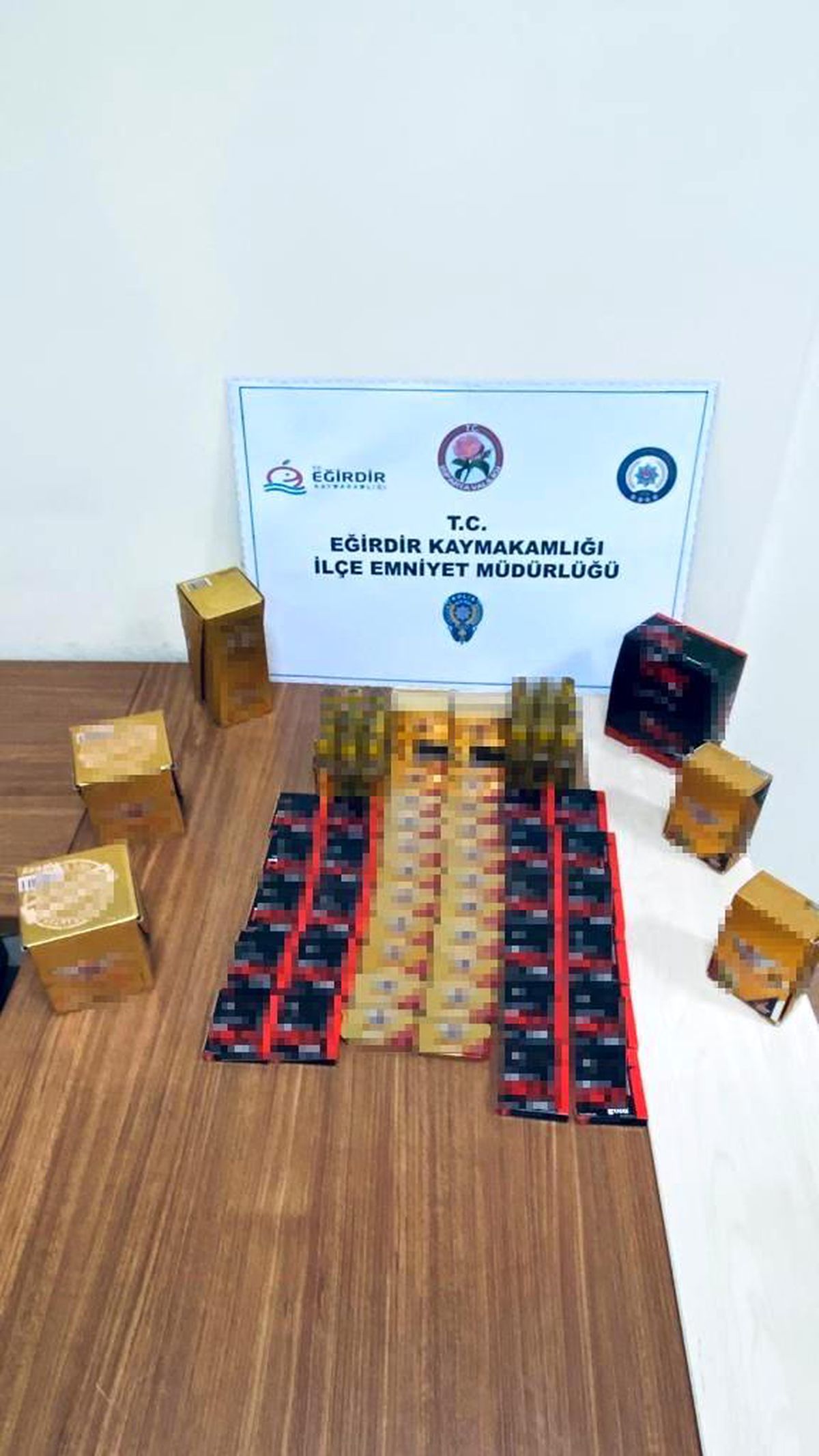Son dakika haber! Şüphe üzerine durdurulan araçtan satışı yasak cinsel içerikli ürünler çıktı