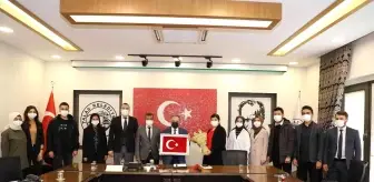 Talas'ta öğrenciler, öğretmen başkanı ziyaret ederek gününü kutladı