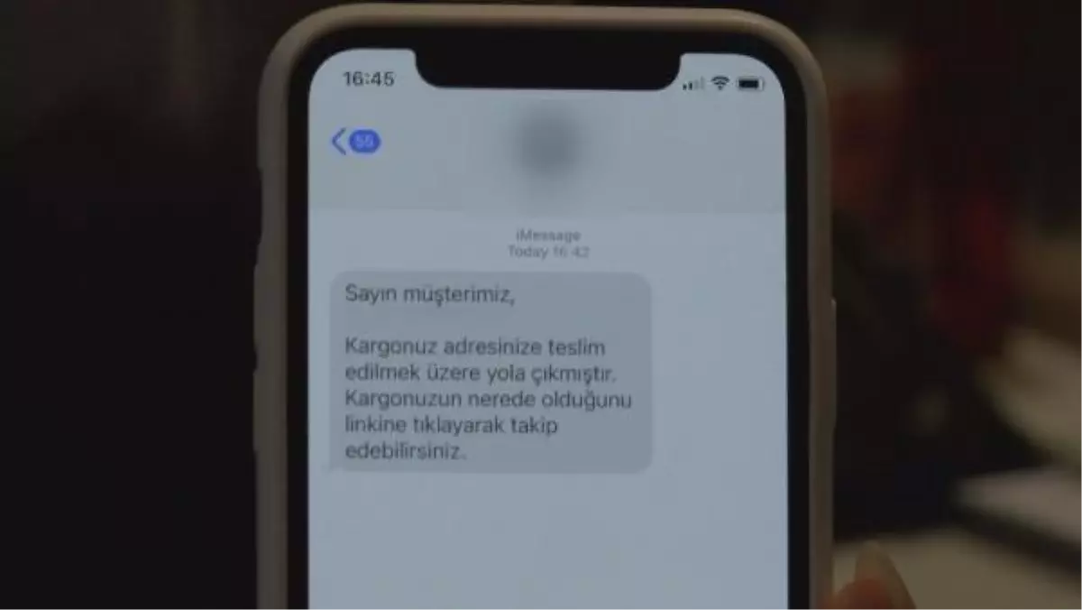 Uzmanından uyarı: İndirim günlerinde sahte kargo takip SMS\'lerine dikkat