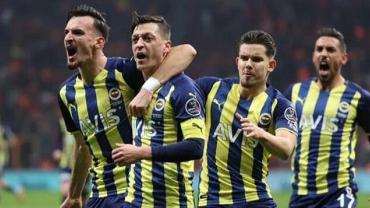 Vitor Pereira derbiyi kazanan kadroyu değiştirdi! Olympiakos-Fenerbahçe maçında ilk 11\'ler netleşti