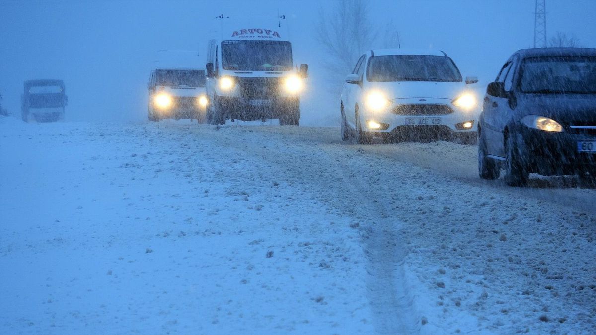 Yurt genelinde kar yağışı etkili oluyor