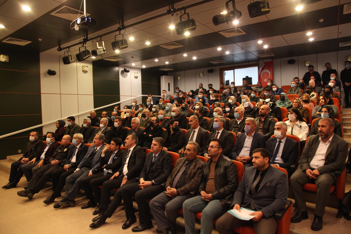 Ahlat\'ta "Tarihin Görgü Tanıkları Ayağa Kalkıyor Projesi"nin kısa film tanıtımı yapıldı