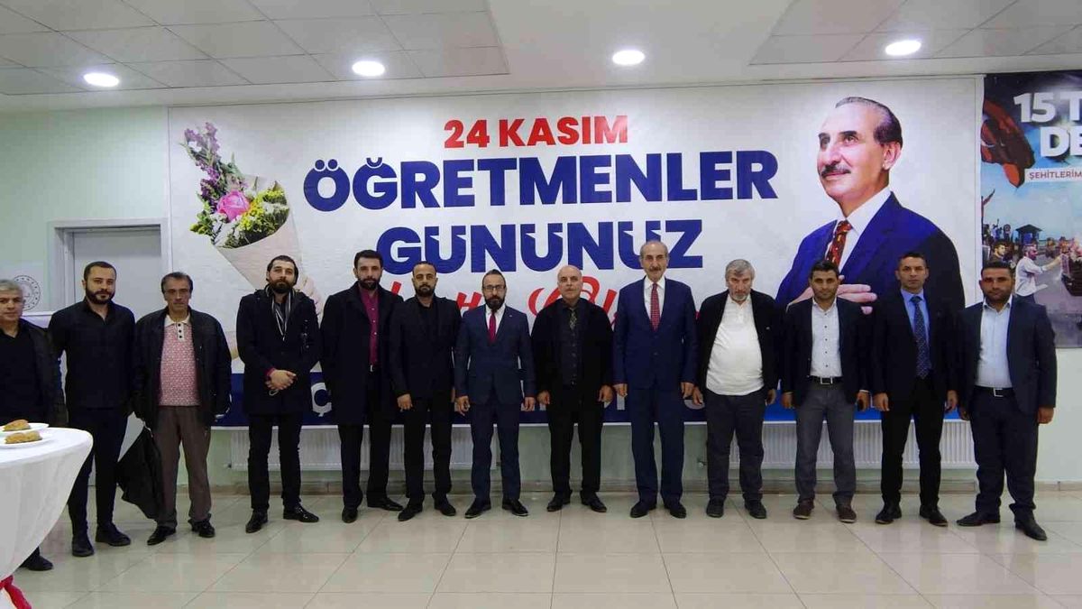 Akçakale\'de öğretmenler için türkü gecesi