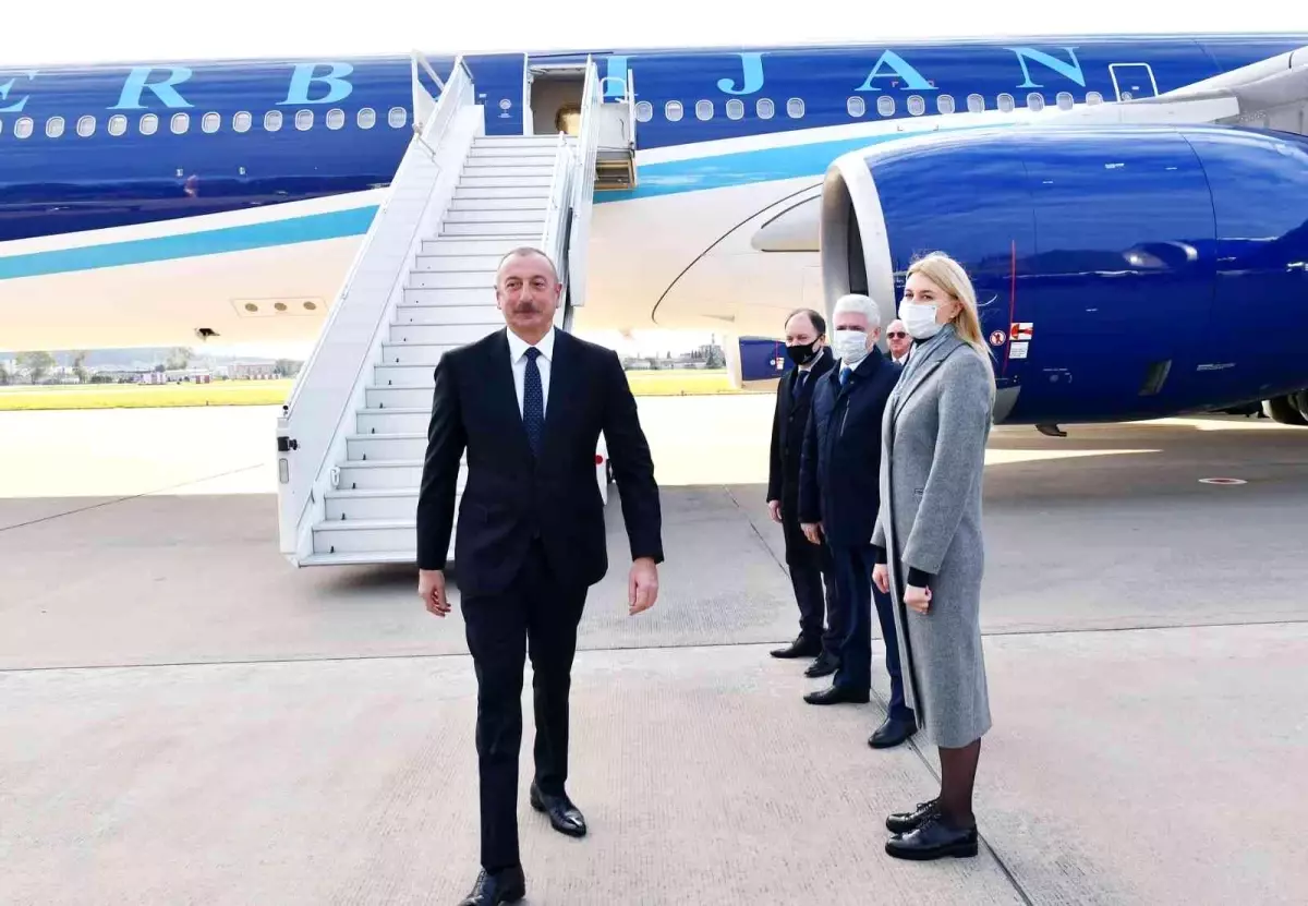 Aliyev ve Putin Soçi\'de görüştüAliyev: "Azerbaycan-Ermenistan sınırda silahlı bir çatışma yaşandı, ancak bu bölge Rus barış güçlerinin sorumluluğunda...